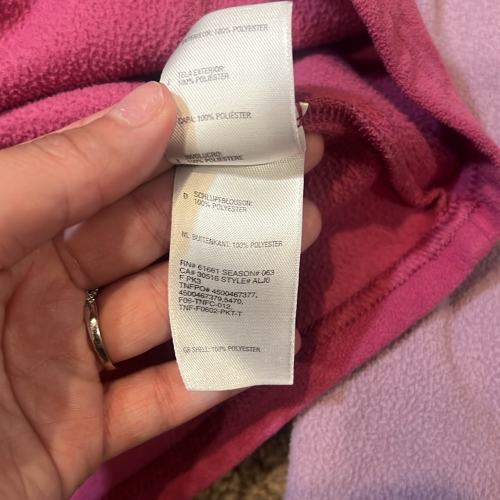 The North Face Sweater - Picture 7 of 7